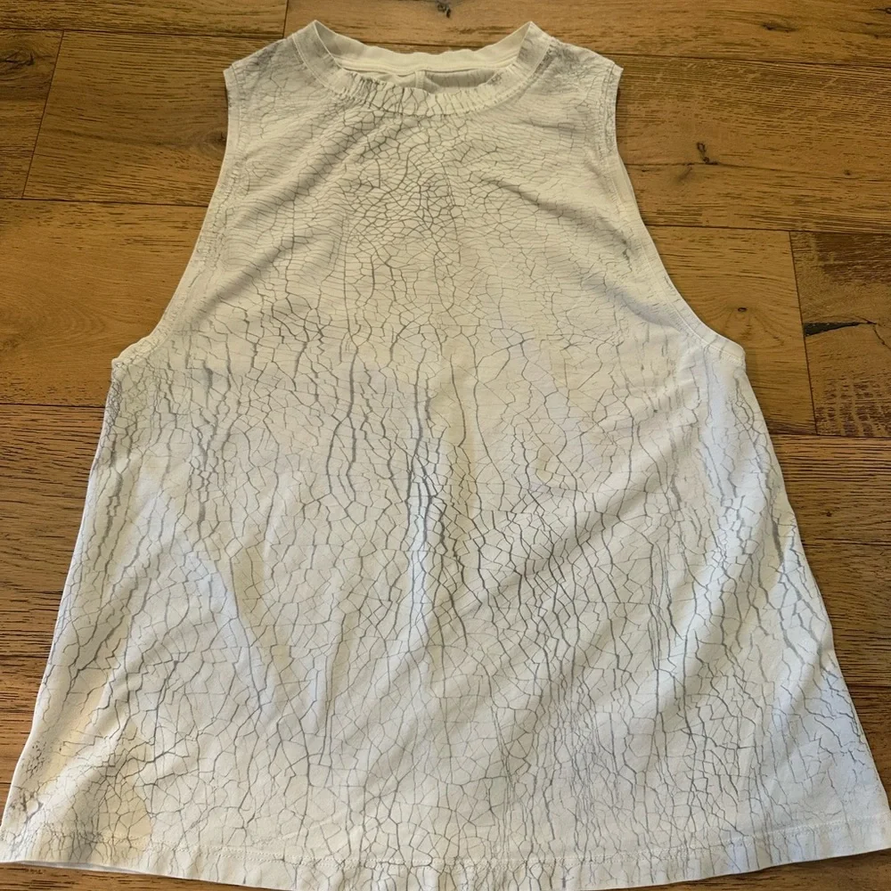 Lululemon All Yours Tank Top, Thread White Silver Drop, Size 4 - Picture 2 of 4